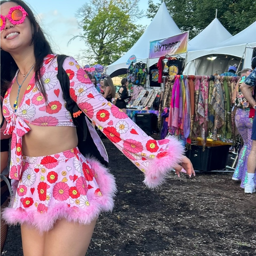 RAVE Smiley flower pink two piece set outfit!